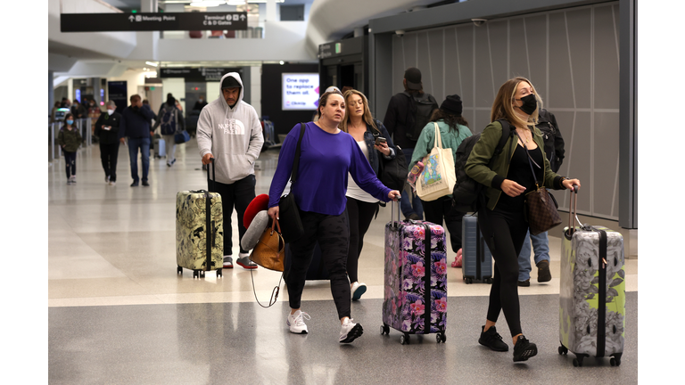 Florida Judge Overturns CDC's Travel Mask Mandate