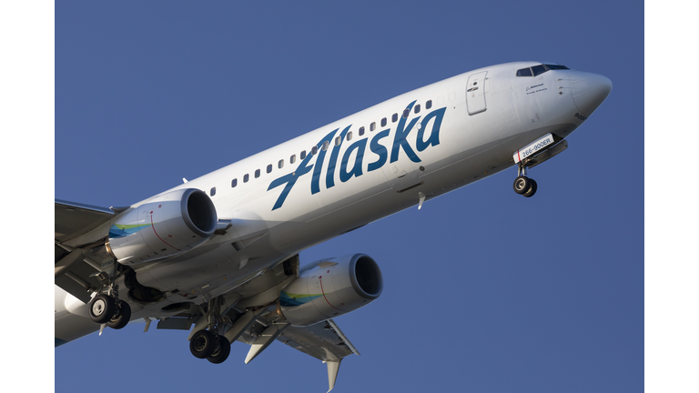 Alaska Airlines 737.