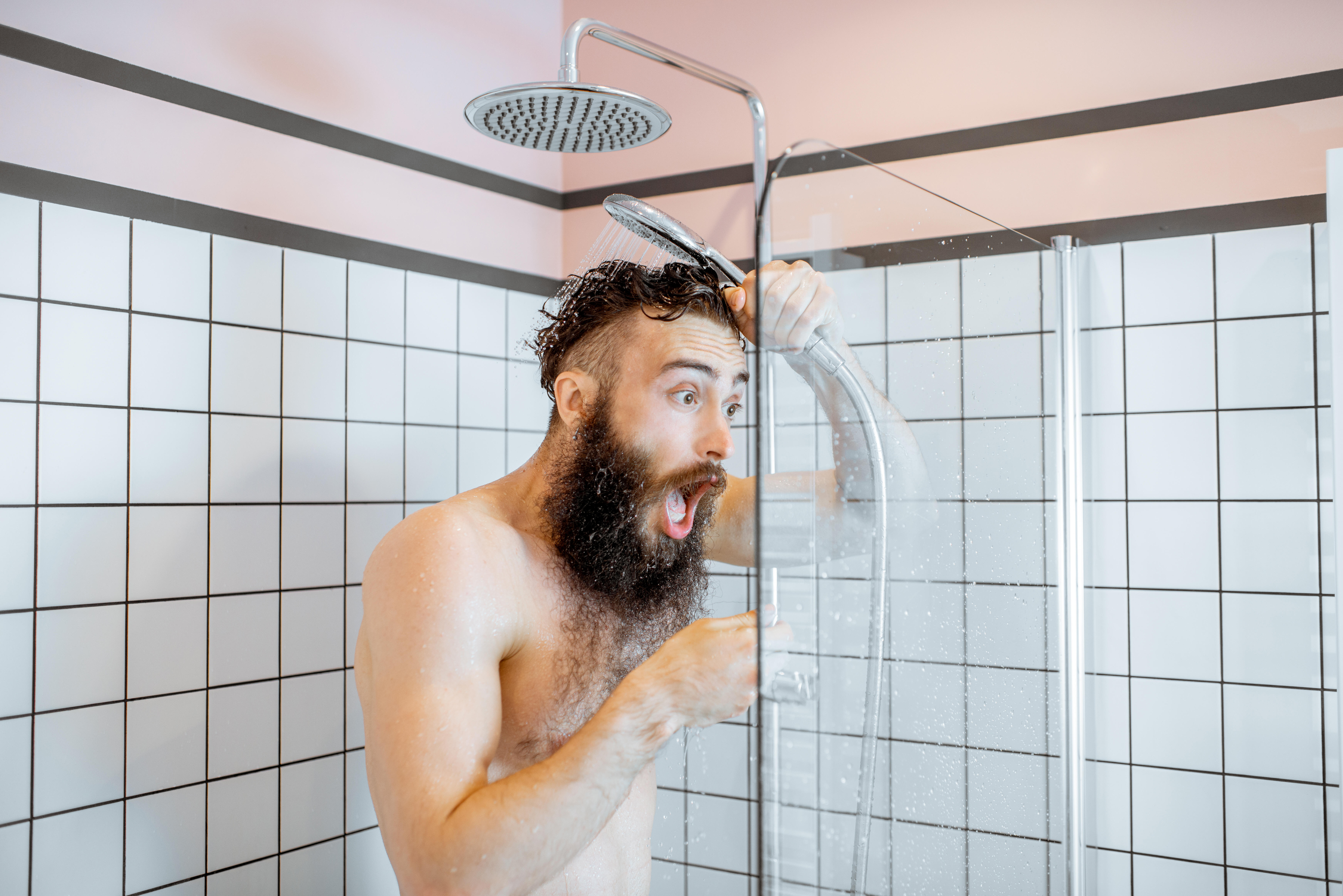 He a shower. Картинки душевой программы.