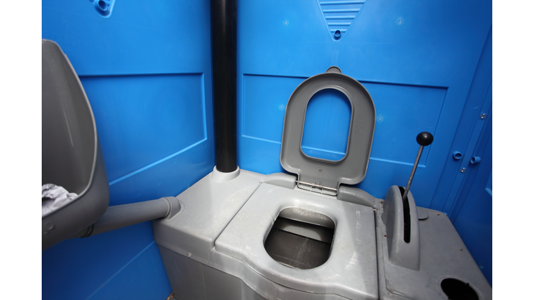 Portable chemical toilet