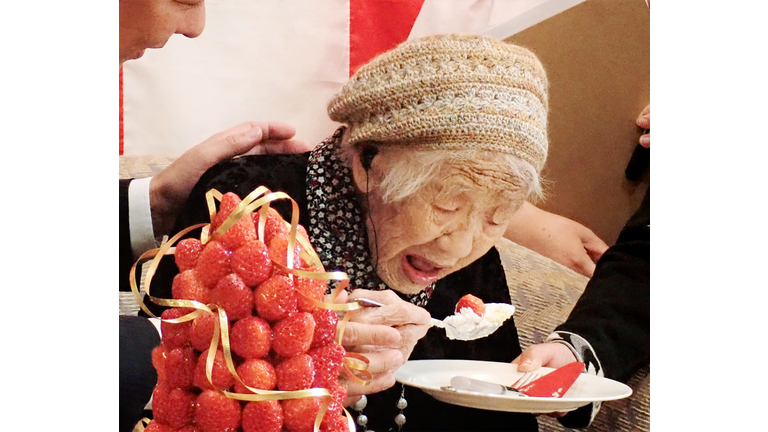 TOPSHOT-JAPAN-PEOPLE-OLDEST-GUINNESS