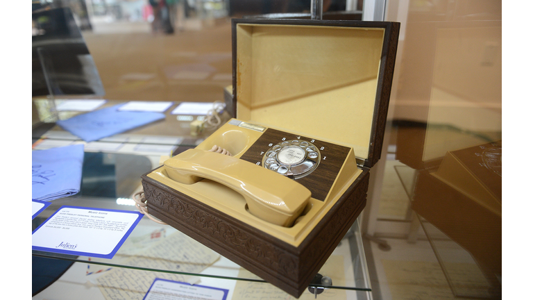 Elvis Presley's personal telephone (Est: