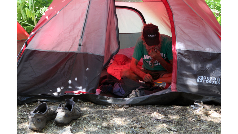 Homeless Struggle To Maintain New Encampment In Sacramento