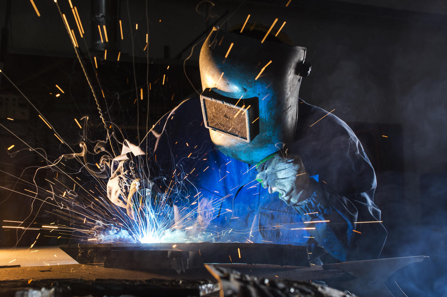 welding argon, Results welding on the metal of the foreground