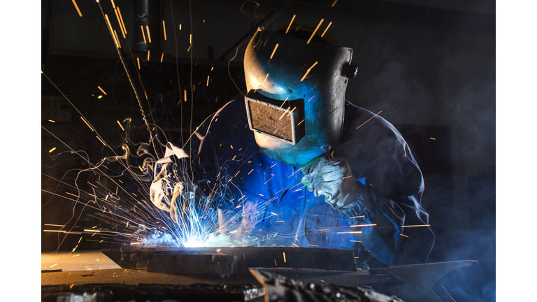 welding argon, Results welding on the metal of the foreground