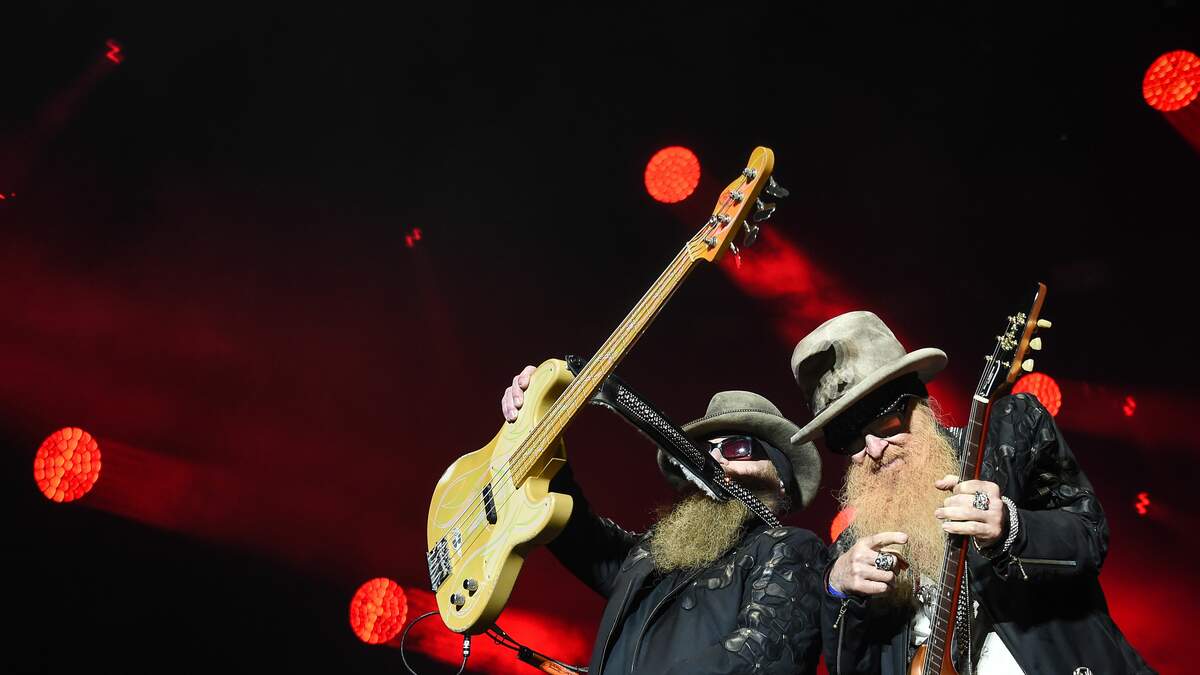 Шоу бо. Дасти Хилл. Батюшка ZZ Top. ZZ Top фото. Билли Гиббонс американский музыкант.