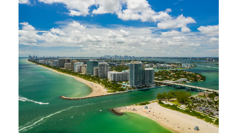 Aerial photo Miami Beach inlet between Haulover and Bal Harbour