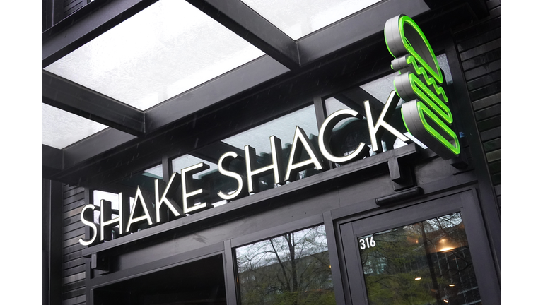 Shake Shack Reports Quarterly Earning That Beat Expectations, But Company Dampers Outlook