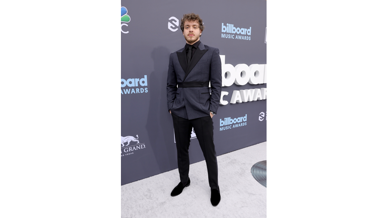 2022 Billboard Music Awards - Red Carpet