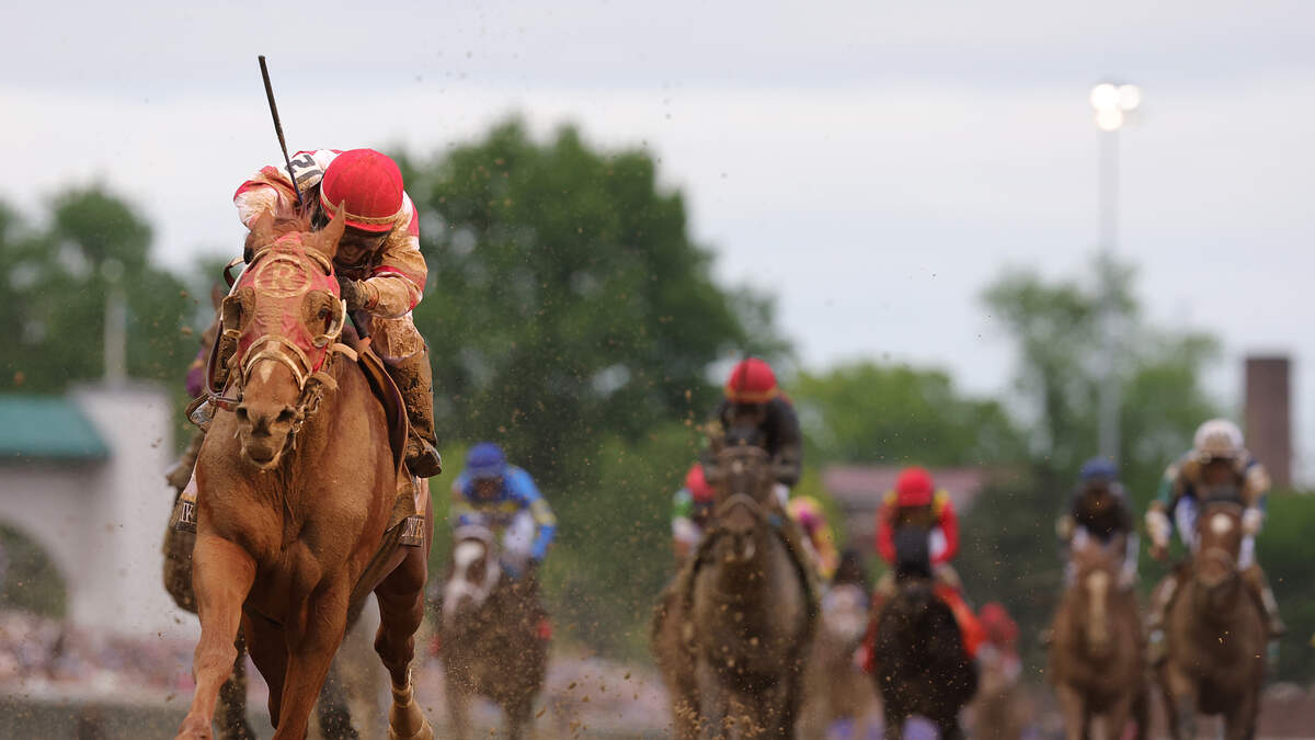 Birdseye View of The Kentucky Derby With Track Announcer Larry Collmus