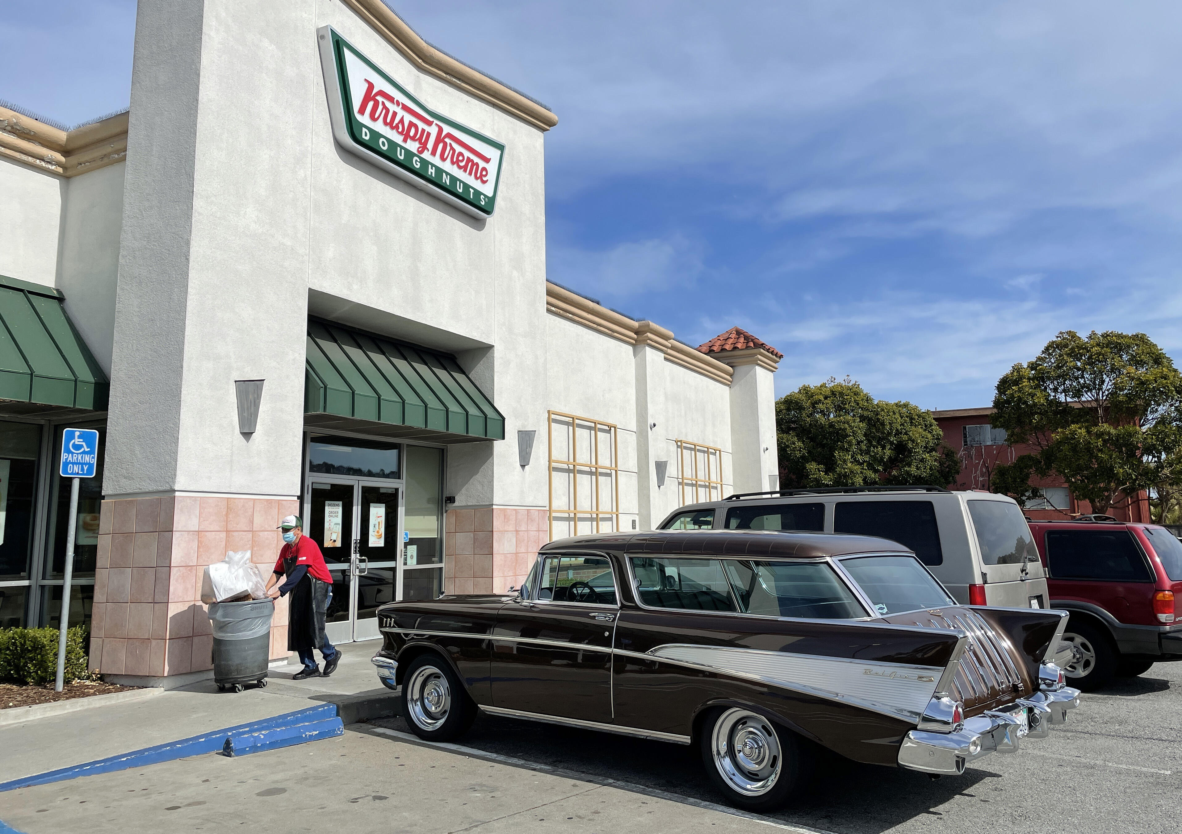 Food: Krispy Kreme Celebrates 2022 Graduates with a Dozen Free Donuts
