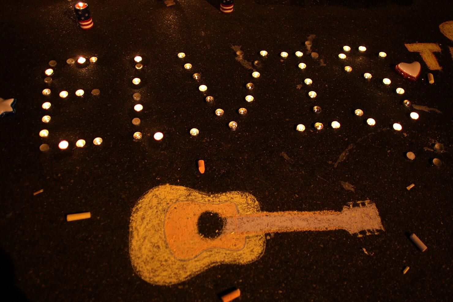 Elvis Fans Flock To Memphis For 30th Anniversary Of The Kings Death