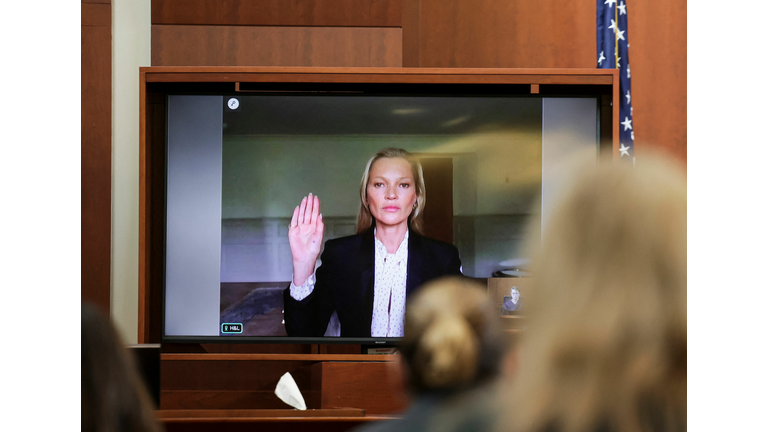 TOPSHOT-US-COURT-DEPP-HEARD