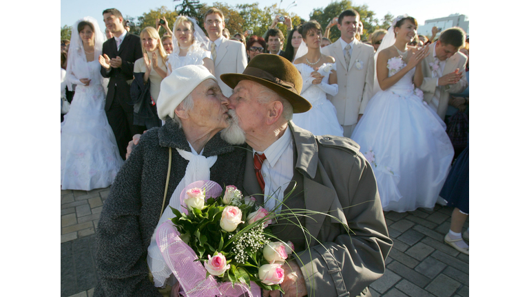 UKRAINE-WEDDING-FEATURE