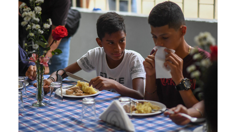 There are Free Meals for All Manatee County Kids and Teens This Summer