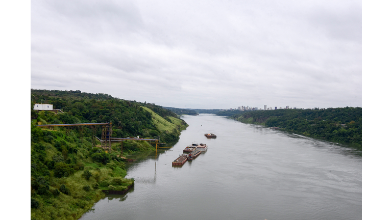 PARAGUAY-BRAZIL-BORDER-PARANA RIVER