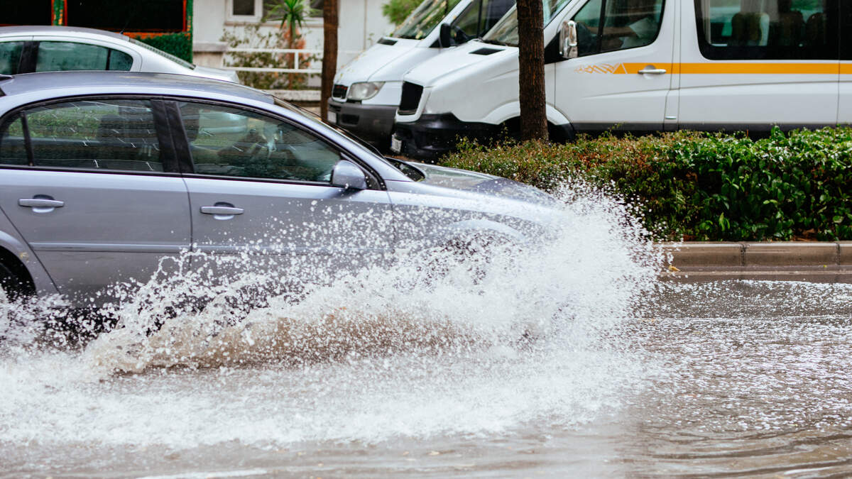 PCH Closed in Huntington Beach Due to Flooding by High Surf | Flipboard