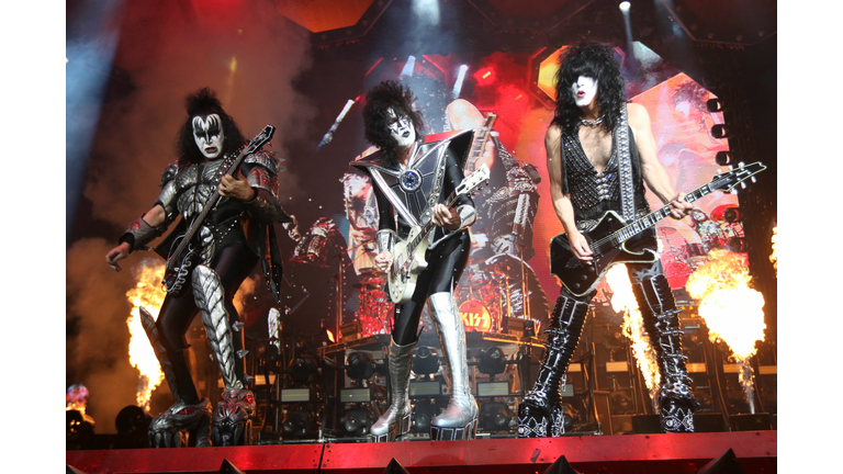 COLOMBIA-ENTERTAINMENT-MUSIC-KISS