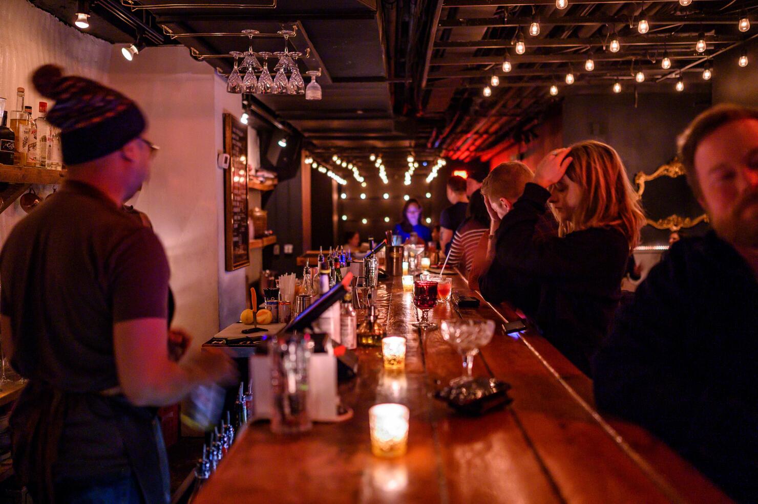 US-LIFESTYLE-ALCOHOL-HISTORY-BARS