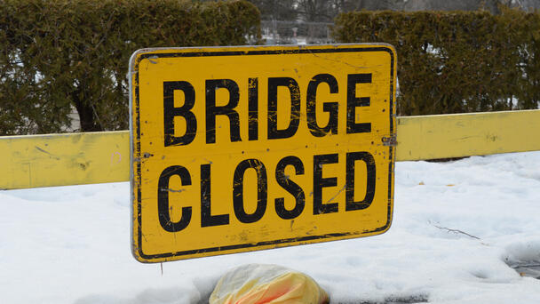HIghway 90 And FM 787 Bridges Closed 