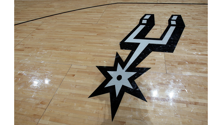 Dallas Mavericks v San Antonio Spurs, Game 1