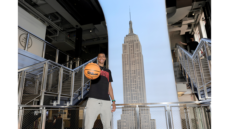 Jabari Smith Visits the Empire State Building