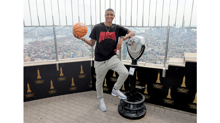 Jabari Smith Visits the Empire State Building