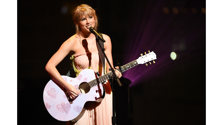 TAYLOR SWIFT