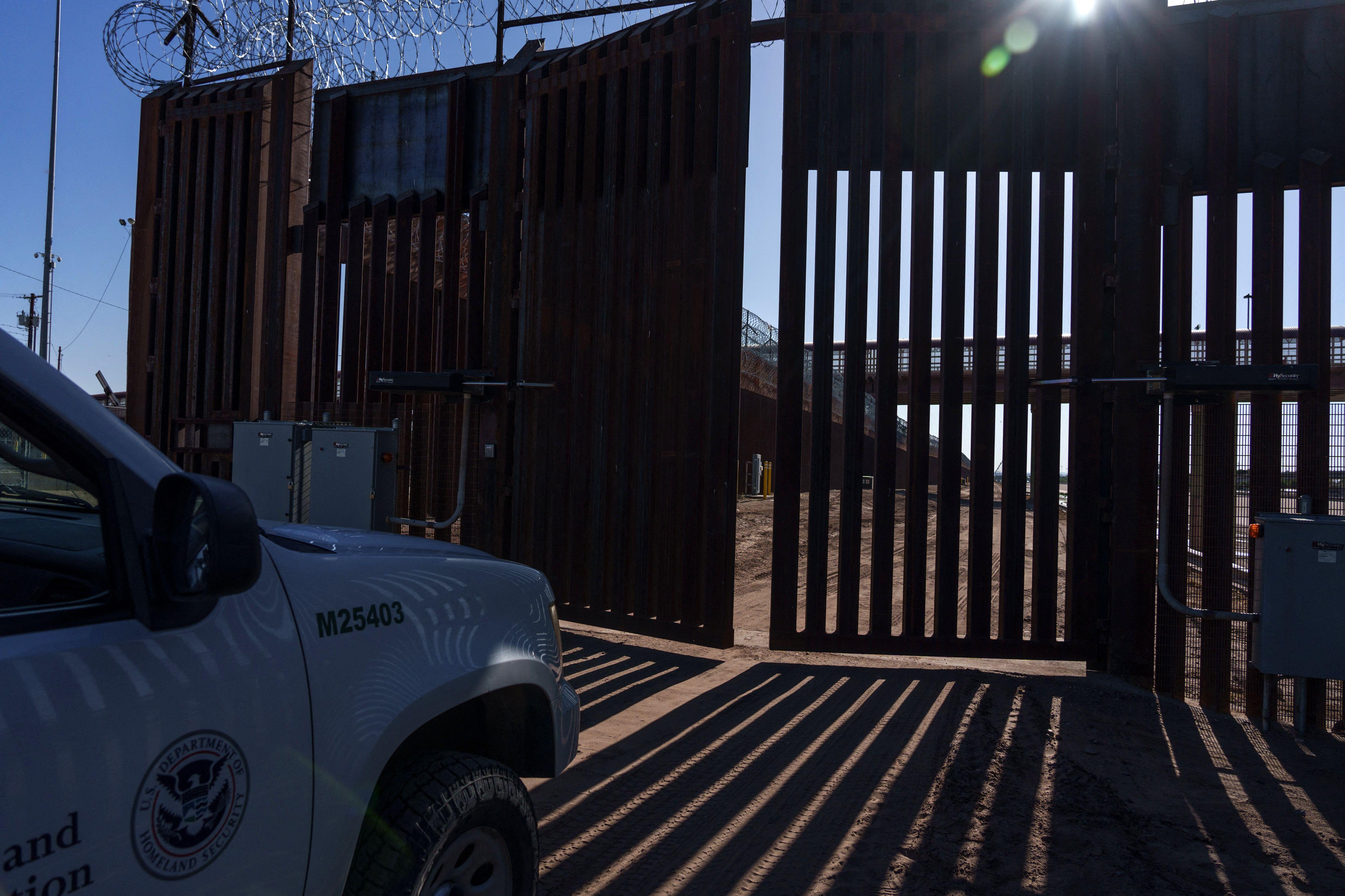 >Abbott: Operation Lone Star Kept 22K Migrants From Crossing Border ...