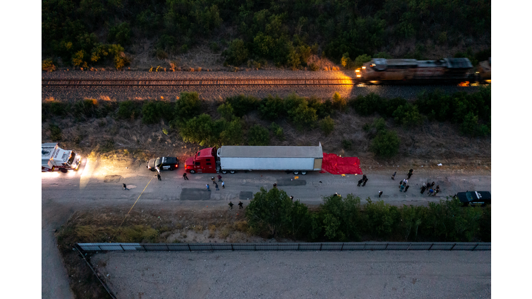 At Least 40 Migrants Found Dead In Truck In San Antonio