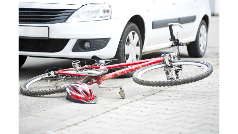 Car crash with bicycle
