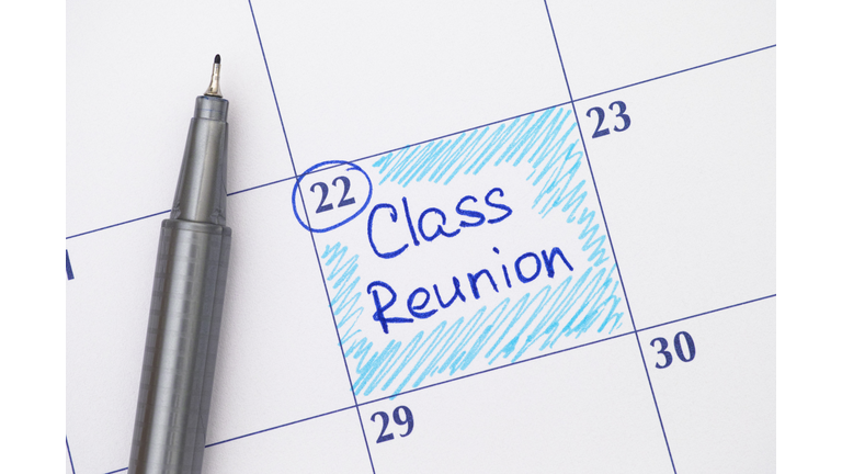 Reminder Class Reunion in calendar with pen