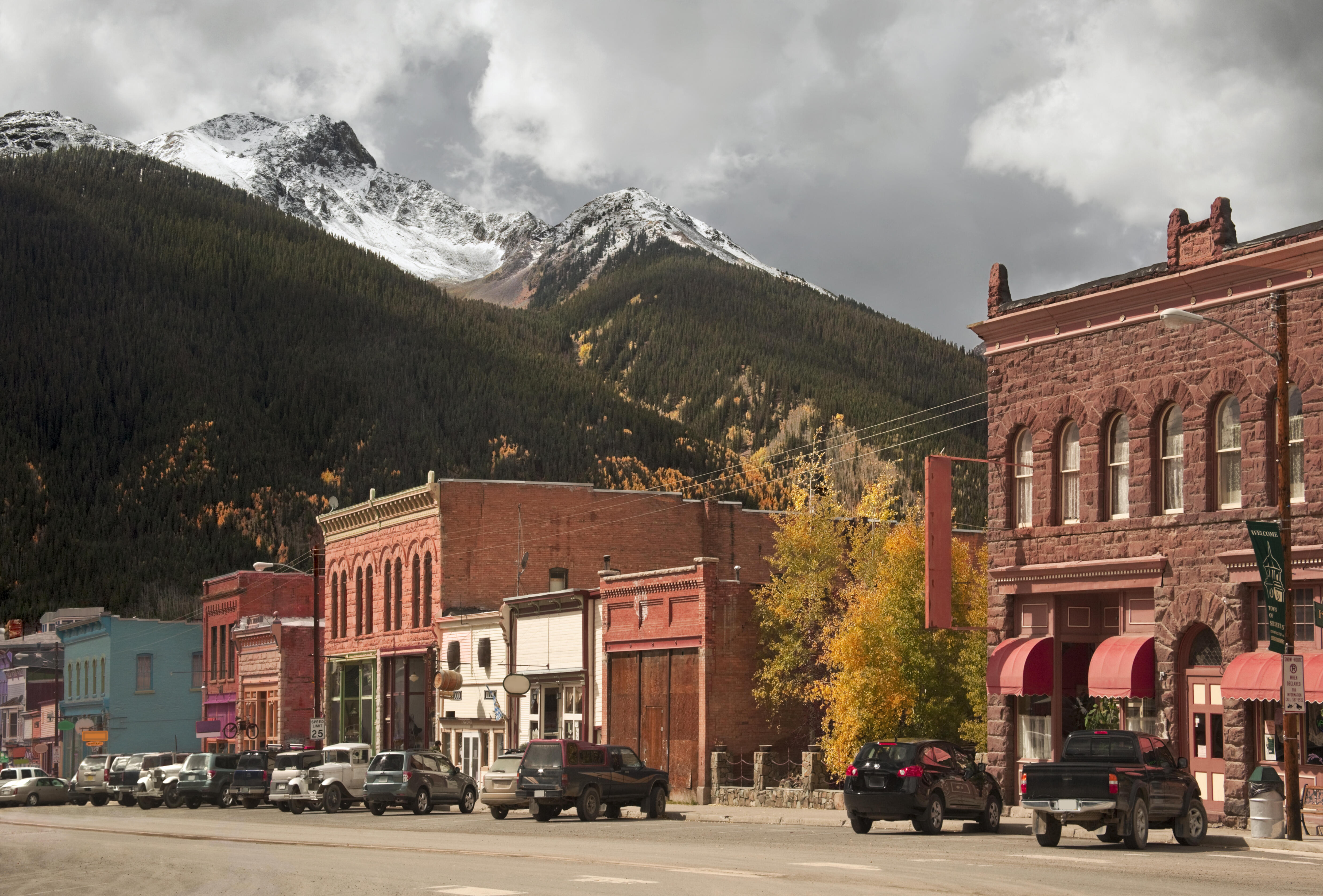 here-are-the-10-best-small-towns-in-colorado-iheart