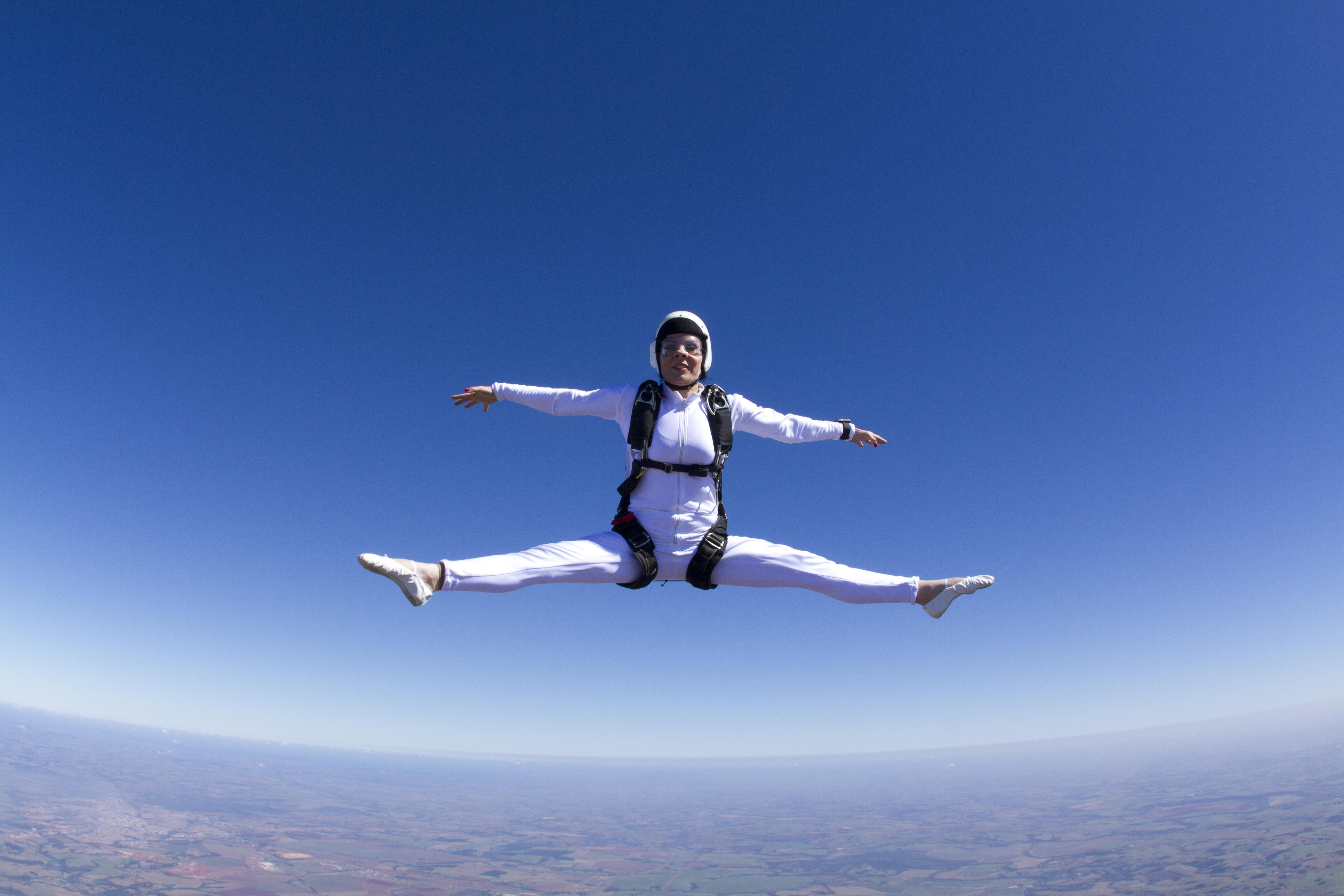 Minnesota Woman Celebrates St Birthday By Going Skydiving Iheart