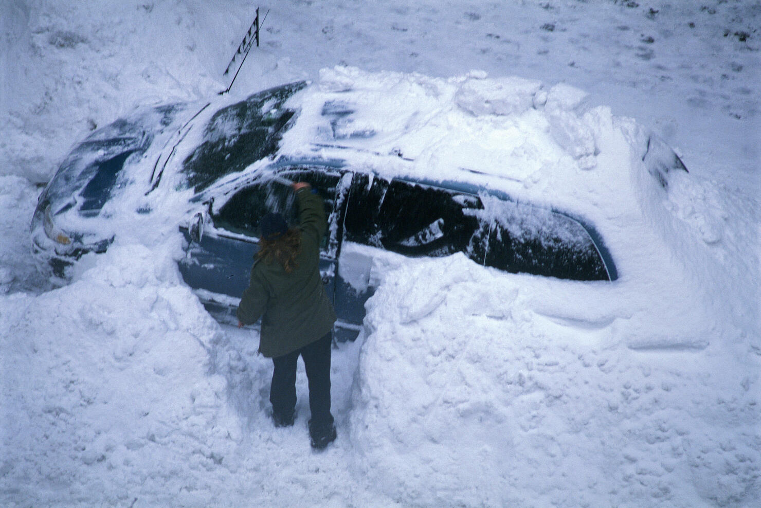Digging Minivan Out of Snowdrift