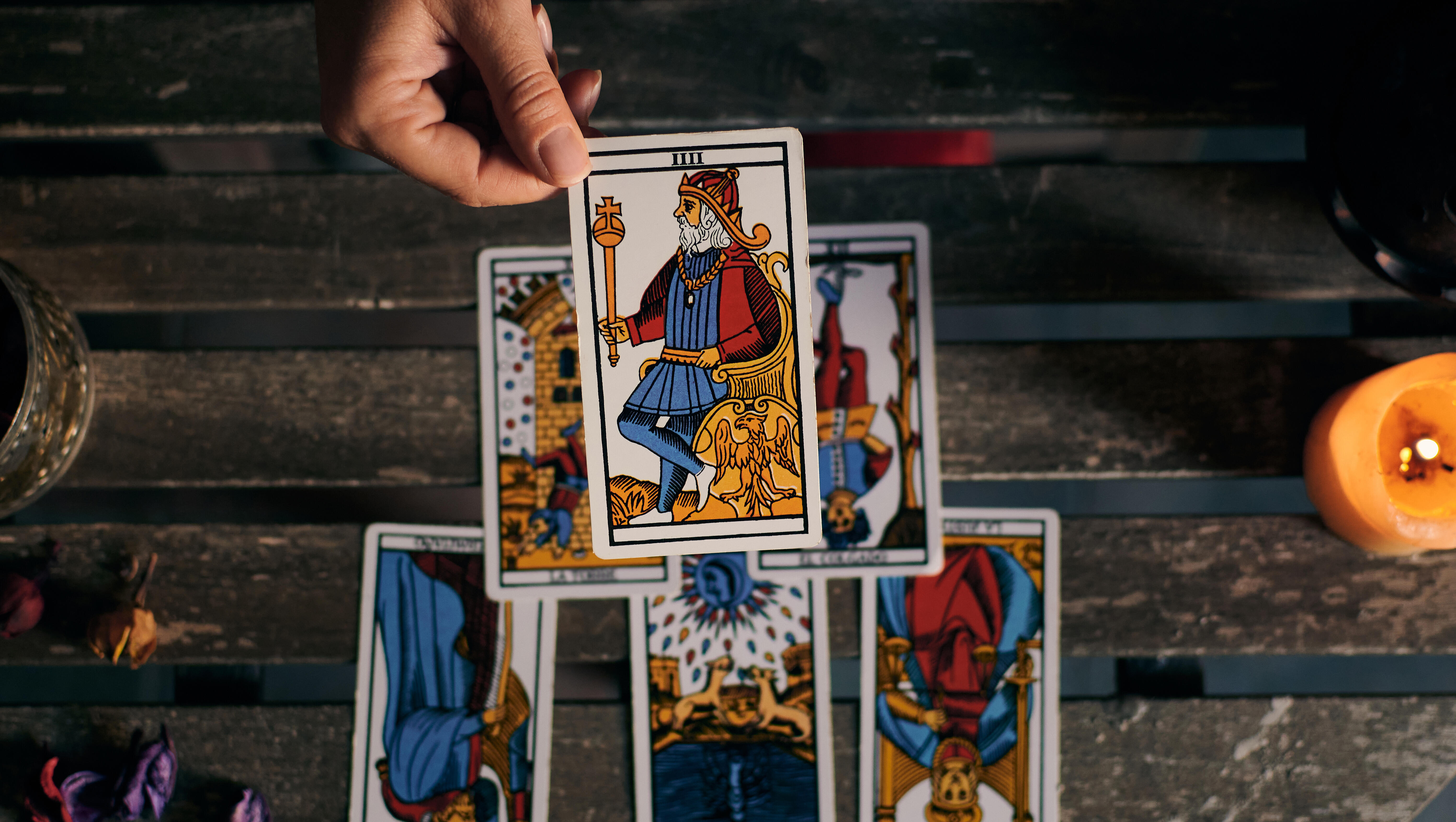 Natural Health Remedies / Tarot's Many Uses