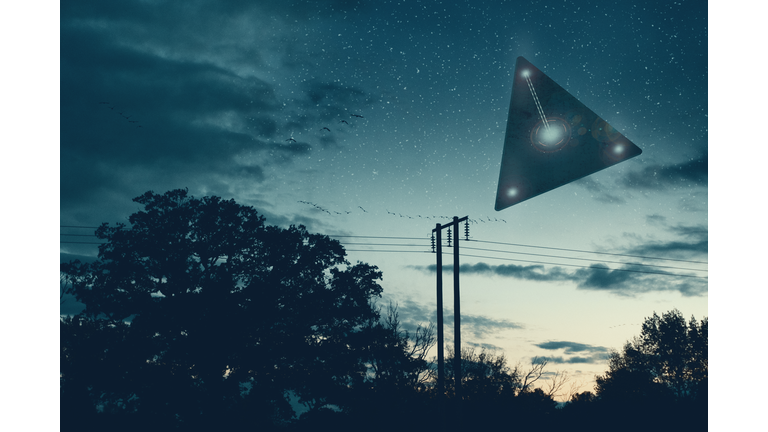 Alternative Health / Triangular UFO Encounter