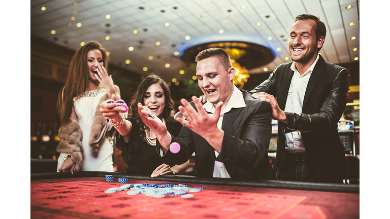 kisses by the luck at poker