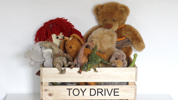 Des Moines Hy-Vee Stores Accepting Toy Donations Through December 18th