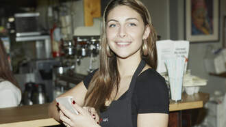 Upset Mother Makes 16 Year Old Son Go Back and Give Server A Proper Tip