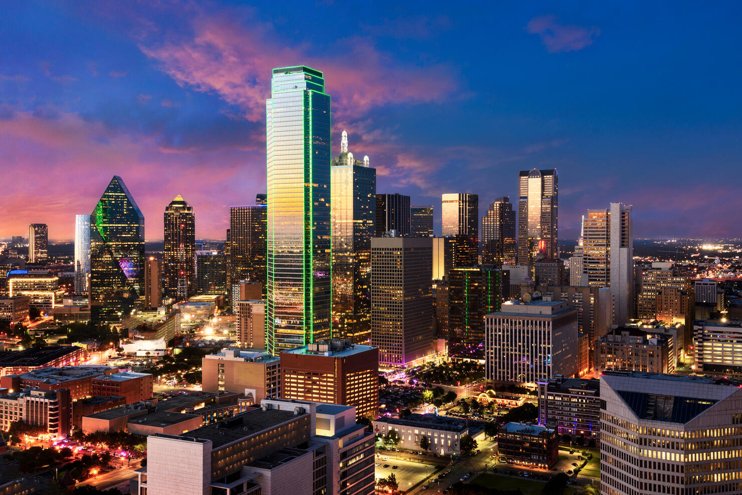 Dallas skyline at sunset. beautiful sky and cloud.