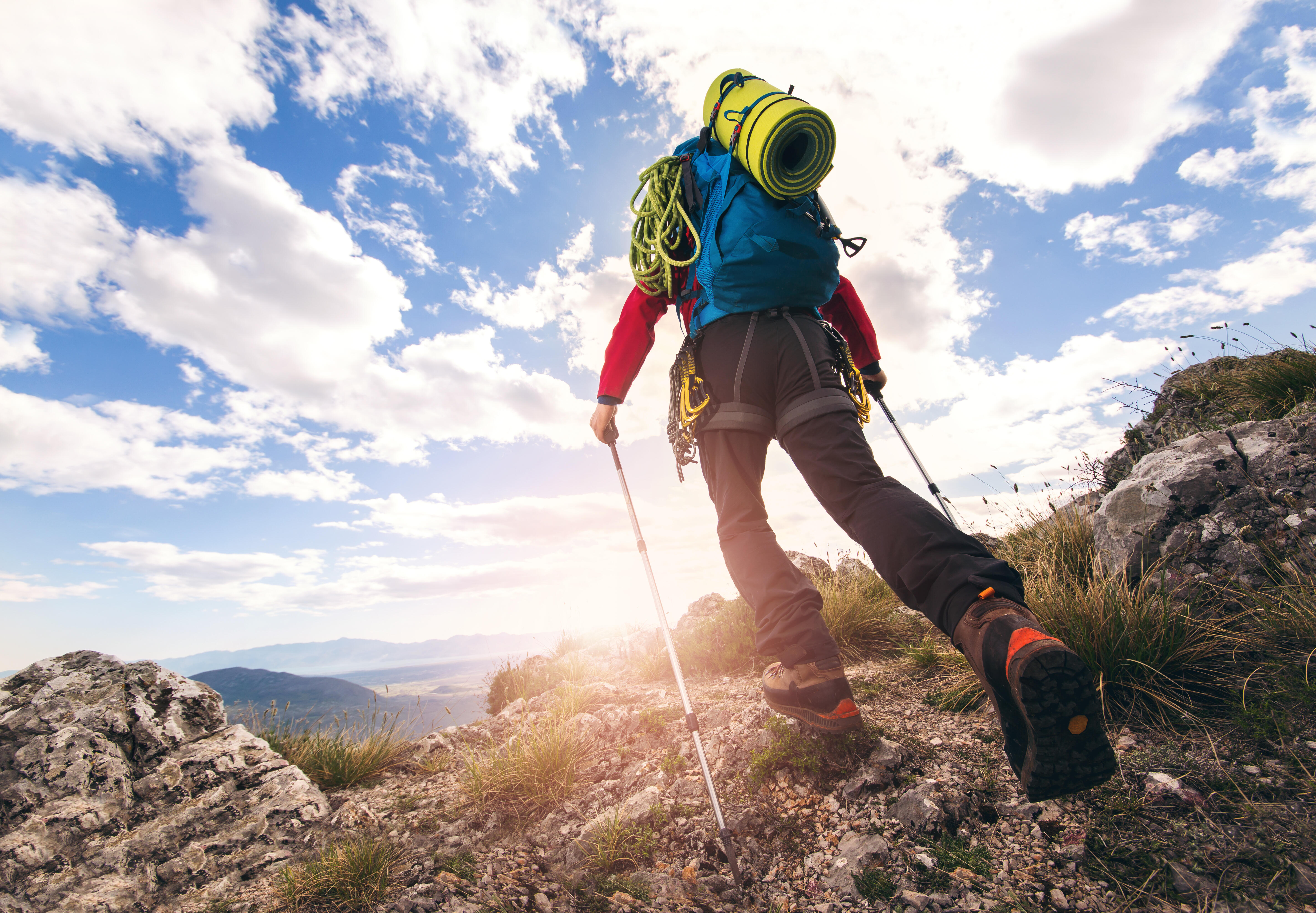 Climbing holidays. Альпинизм туризм. Альпинисты в горах. Восхождение на гору. Скалолазание в горах.