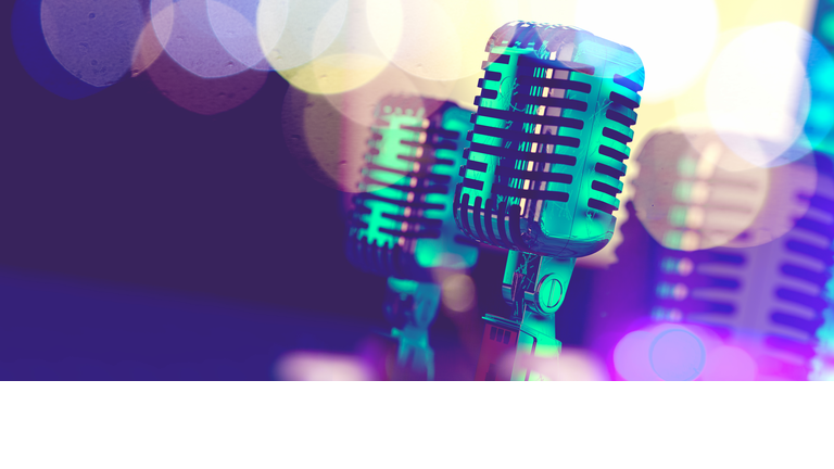 Microphone and stage lights.Concert and music concept.3d illustration"n