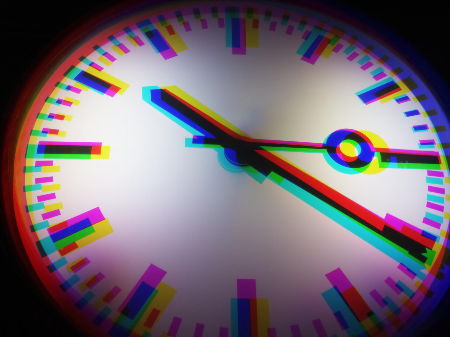 Anaglyph image of a vintage metal wall clock