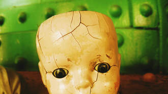 Masked Speaker - The Doll That Won't Let It Go