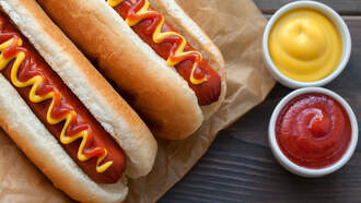 Bet U.S. Seeks 'Wiener Connoisseur' for MLB Hot Dog Sizing