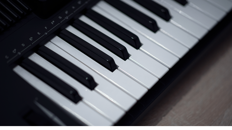 Electronic piano keyboard