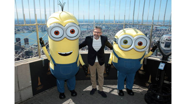 Steve Carell and the Minions Visit the Empire State Building