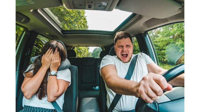 couple all most get car accident. not safe driving