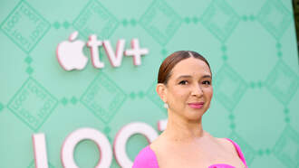 Maya Rudolph Behaves Exactly How You'd Expect On An Episode of "Hot Ones"